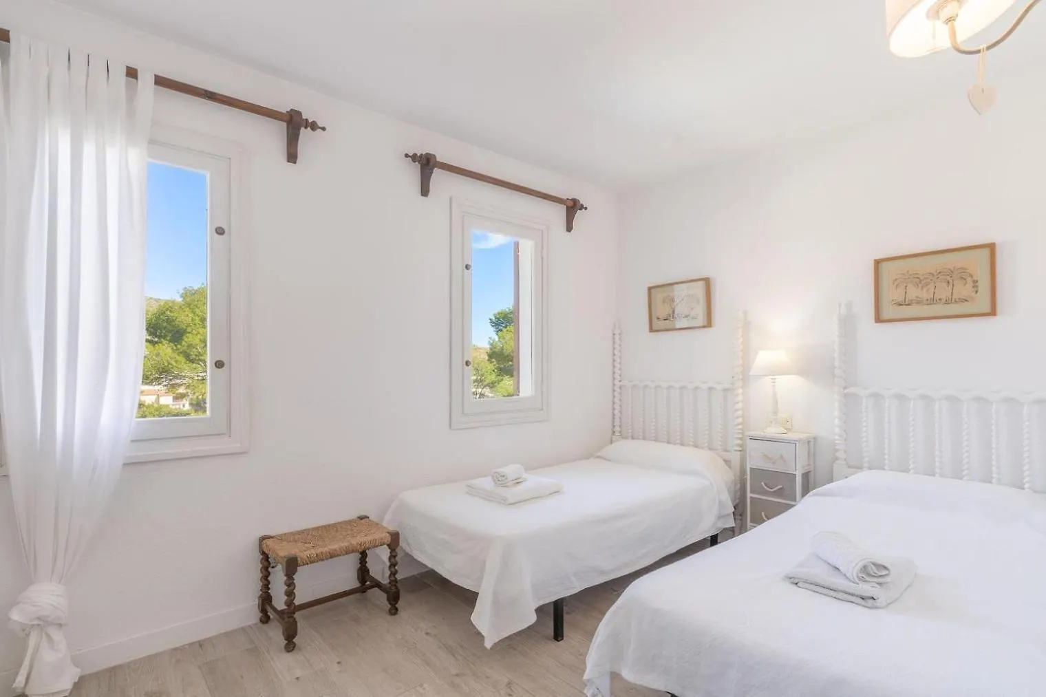 Can Botana 4-Gorgeous Beach Accommodation Cala de Sant Vicenc Vakantiehuis
