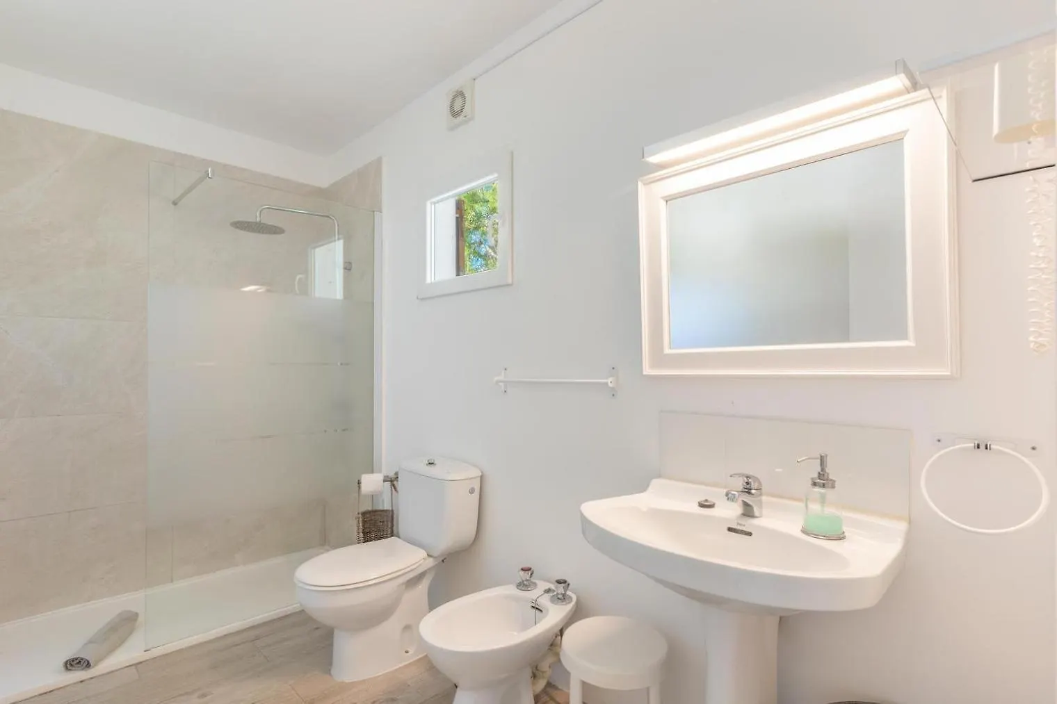 Can Botana 4-Gorgeous Beach Accommodation Cala de Sant Vicenc Spanje