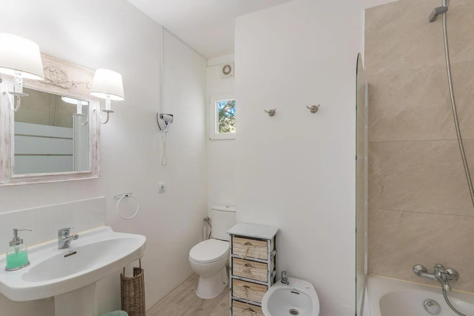 Can Botana 4-Gorgeous Beach Accommodation Cala de Sant Vicenc 0*,  Spanje